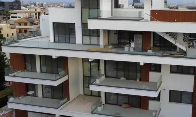 Недвижимость 3 Bedroom Apartment For Sale in Germasogeia, Limassol: 2