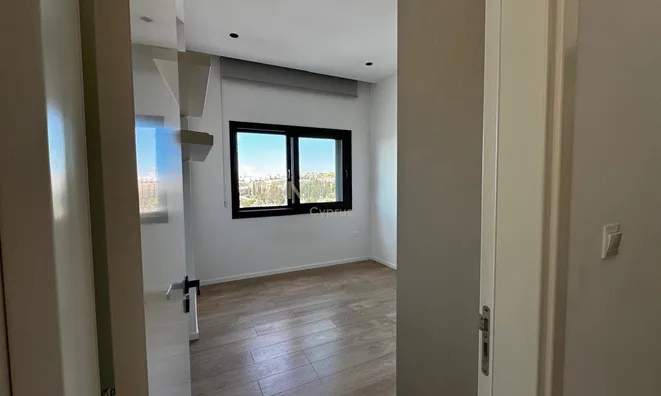 Недвижимость 4 Bedroom Penthouse Apartment For Sale in Germasogeia, Limassol: 19