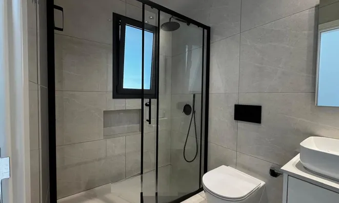 Недвижимость 4 Bedroom Penthouse Apartment For Sale in Germasogeia, Limassol: 23