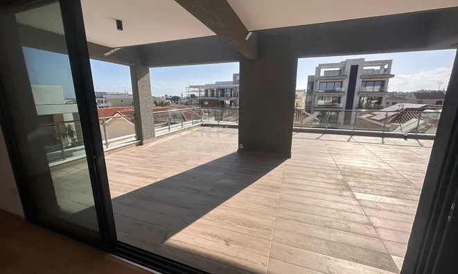 Недвижимость 2 Bedroom Penthouse Apartment for Sale in Mesa Geitonia, Limassol: 6