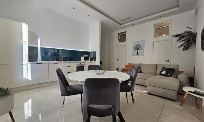 Недвижимость Villa République Cannes: 1