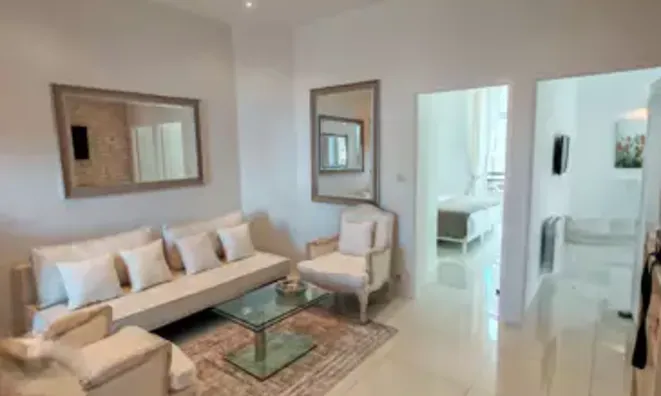 Недвижимость Villa Petit Juas: 11