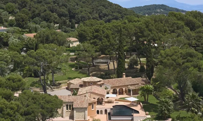 Недвижимость Villa Croix des Gardes: 1