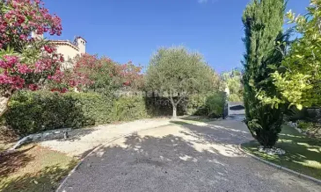 Недвижимость Villa Croix des Gardes: 2