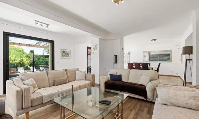 Недвижимость Villa Petit Juas: 4