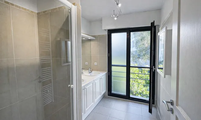 Недвижимость Villa République Cannes: 13