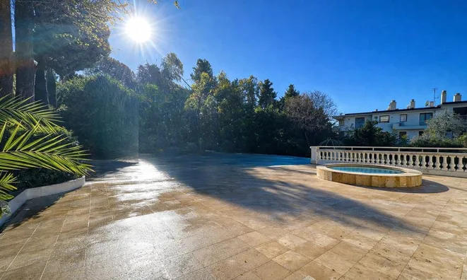 Недвижимость Villa République Cannes: 27