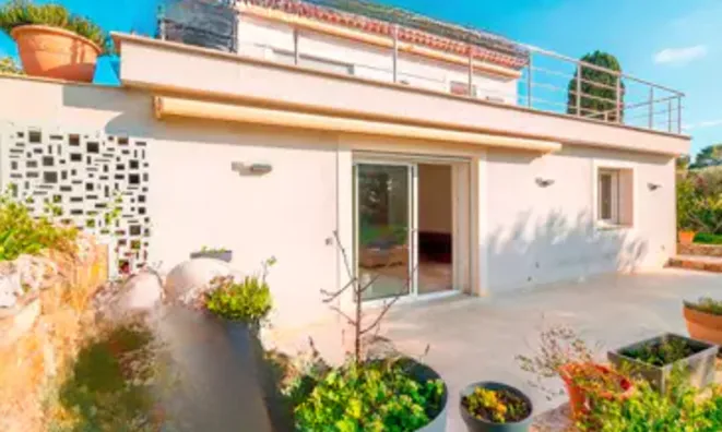 Недвижимость Property Type: Villa

Location: Cannes, Californie

Villa Cannes: 2