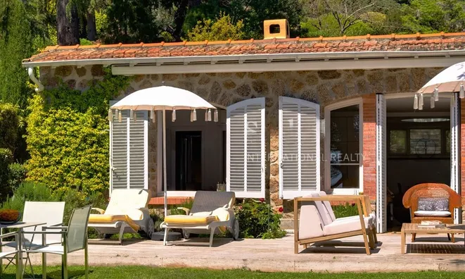 Недвижимость Villa Croix des Gardes: 1