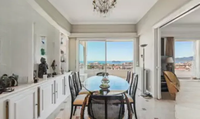 Недвижимость Property Type: Villa  
Location: Cannes, Californie  

Villa Californie: 6