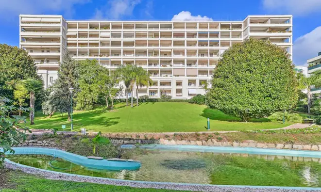 Недвижимость Property Type: Villa  
Location: Cannes, Californie  

Villa Californie: 10