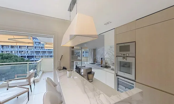 Недвижимость Property Type: Villa  
Location: Cannes, Centre-ville   

Villa Centre-ville: 3