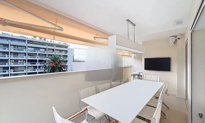 Недвижимость Property Type: Villa  
Location: Cannes, Centre-ville   

Villa Centre-ville: 9