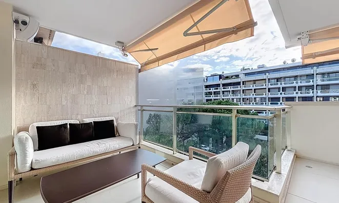 Недвижимость Property Type: Villa  
Location: Cannes, Centre-ville   

Villa Centre-ville: 10