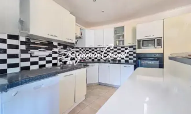 Недвижимость Villa République Cannes: 12