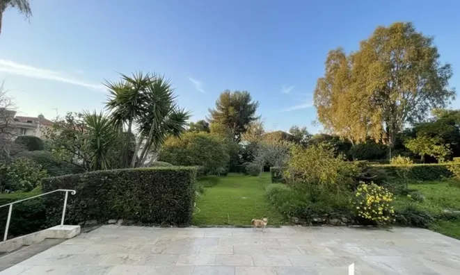 Недвижимость Villa Petit Juas: 1