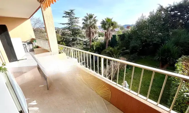 Недвижимость Villa Croix des Gardes: 1