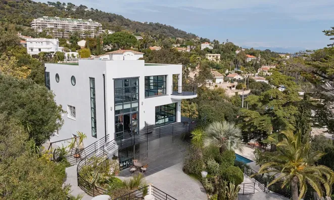 Недвижимость Villa Californie: 2