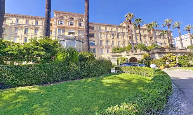 Недвижимость Villa Petit Juas: 1