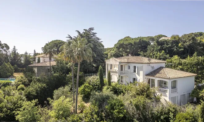 Недвижимость Villa Croix des Gardes: 3