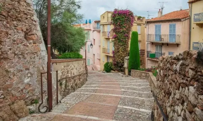 Недвижимость Villa Croix des Gardes: 10