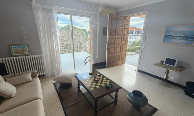 Недвижимость Estate Croix des Gardes: 4