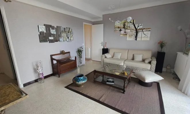 Недвижимость Estate Croix des Gardes: 6