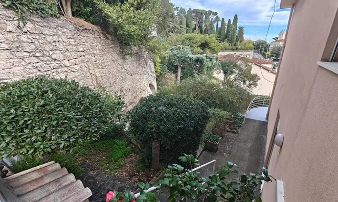 Недвижимость Estate Croix des Gardes: 9