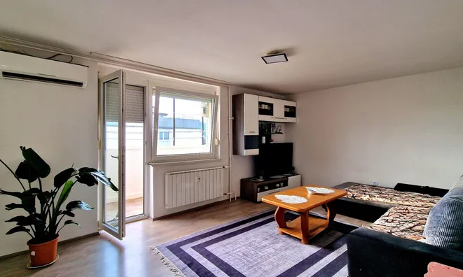 Недвижимость 3-комнатная квартира Мосте: 1