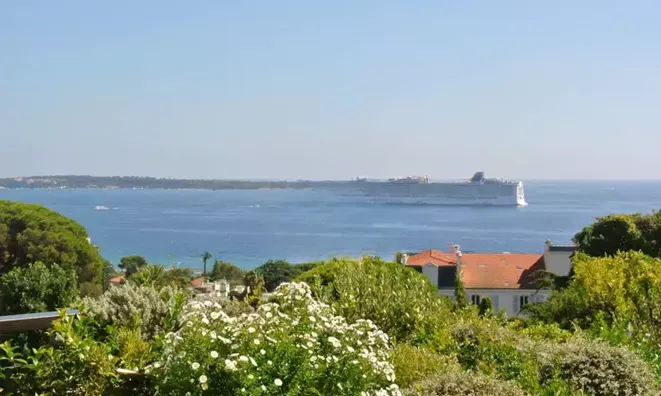 Недвижимость Villa Croix des Gardes: 1