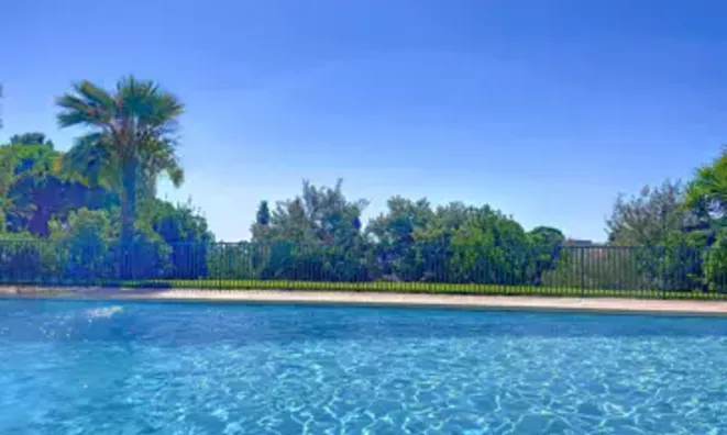 Недвижимость Villa Croix des Gardes: 2