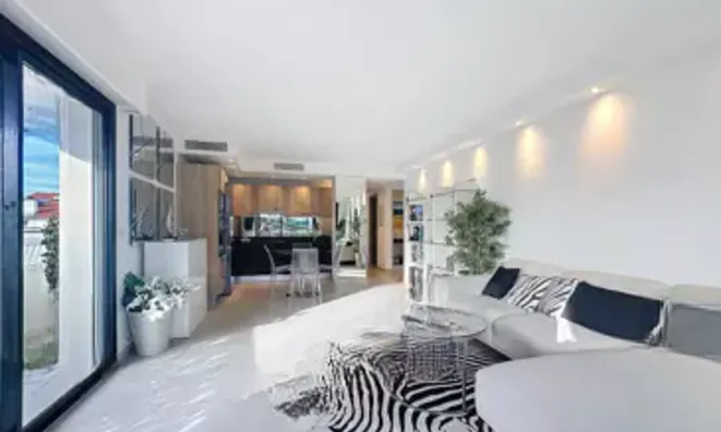 Недвижимость .\Cannes Centre-Ville: 2