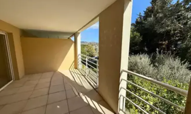 Недвижимость House Croix des Gardes: 2