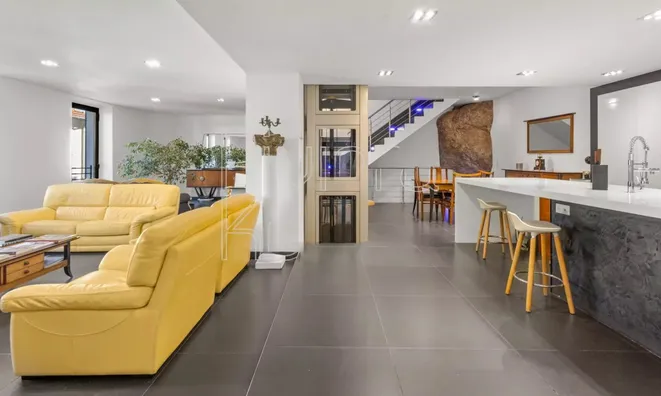 Недвижимость Villa Petit Juas: 1