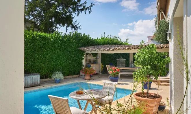 Недвижимость Villa Petit Juas: 2