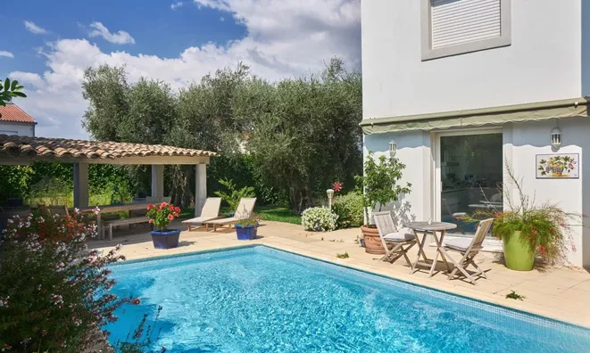 Недвижимость Villa Petit Juas: 3