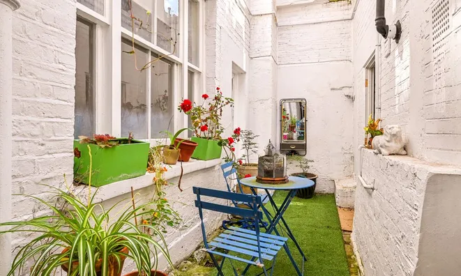 Недвижимость Roland Gardens, South Kensington: 11