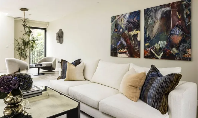 Недвижимость St. Luke's Street: 9