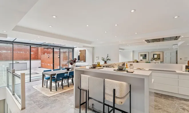 Недвижимость Flood Street: 17