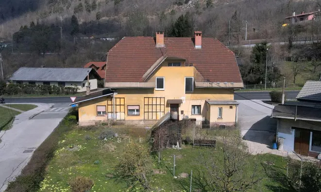 Недвижимость Словенский Яворник: двухквартирный дом.: 1