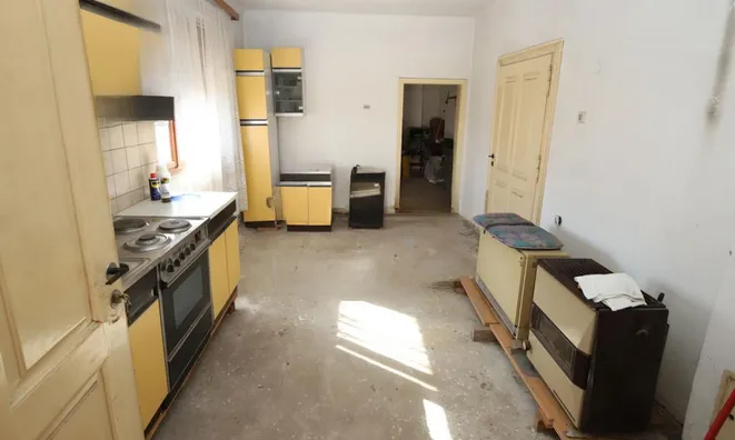 Недвижимость Словенский Яворник: двухквартирный дом.: 14