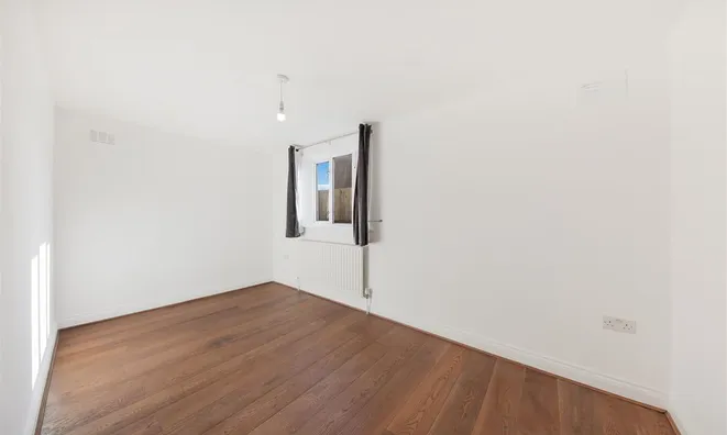 Недвижимость St. Marys Road: 2