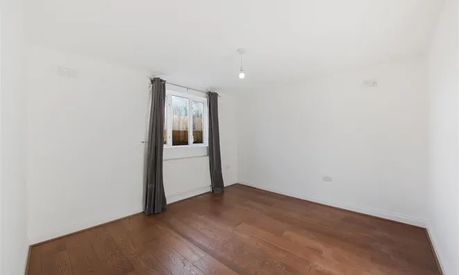 Недвижимость St. Marys Road: 3