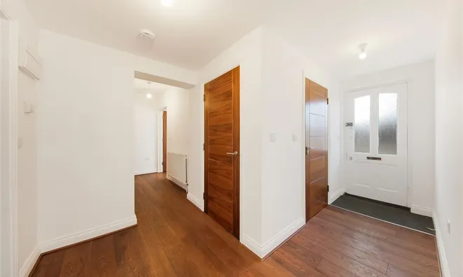 Недвижимость St. Marys Road: 4