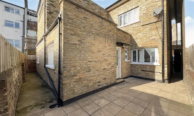 Недвижимость St. Marys Road: 10