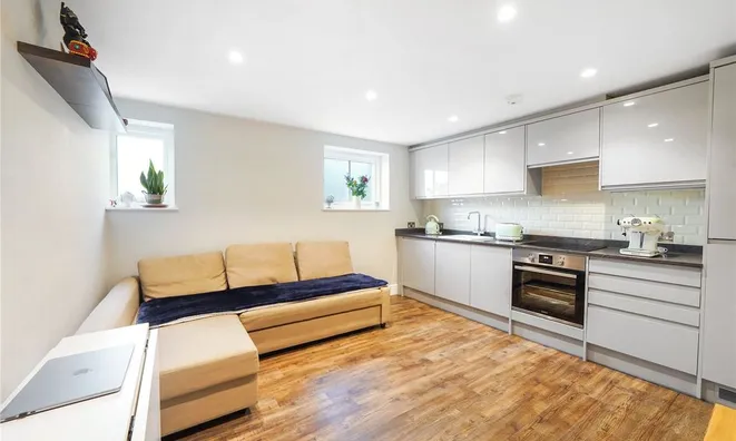 Недвижимость Waterlow Road: 7