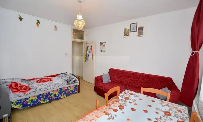 Недвижимость Globe Road: 1