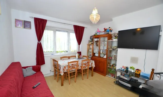 Недвижимость Globe Road: 8