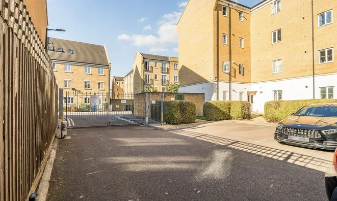 Недвижимость Chandler Way, Peckham: 2