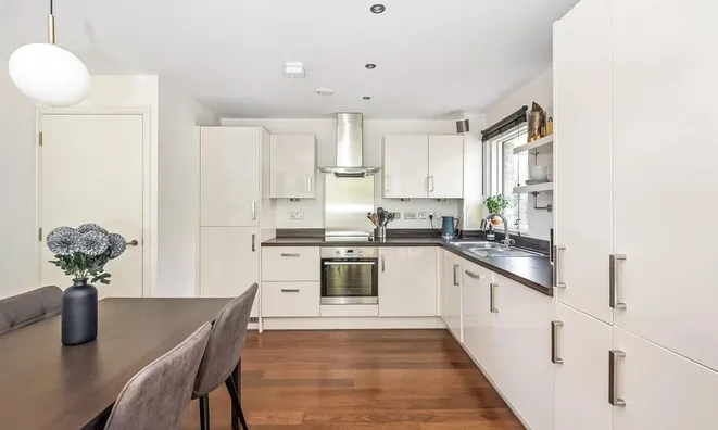 Недвижимость Albany Road, Camberwell: 4